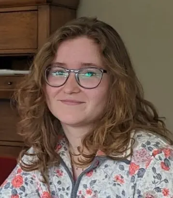 Secretary - Zoé Kozma